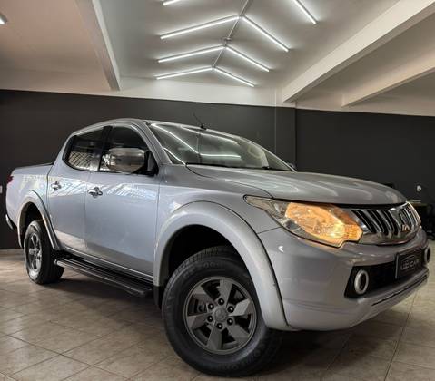 MITSUBISHI L200 TRITON 2.4 16V TURBO DIESEL SPORT HPE-S CD 4P 4X4 AUTOMÁTICO